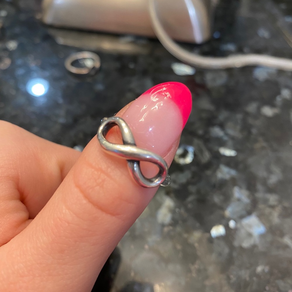 Janes Avery ring